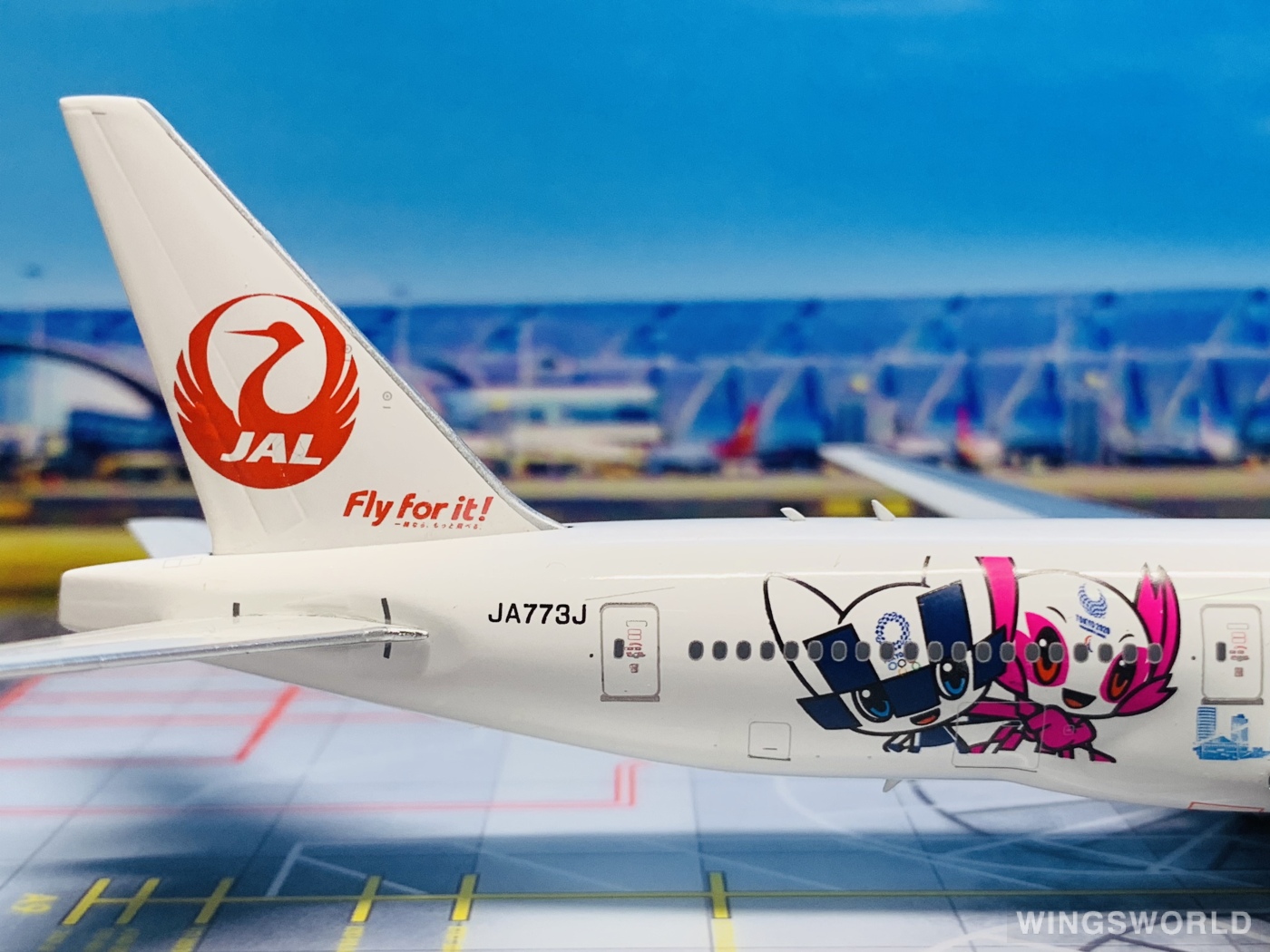 Phoenix 1:400 PH04275 Japan Airlines 日本航空 Boeing 777-200 JA773J