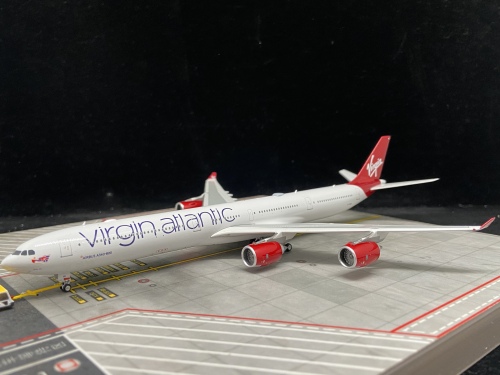 JAL 767-300ER ディズニー 日本航空 Phoenix 1:400 Amazon.com: Phoenix for Japan Airlines B767-300ER JA621J 1