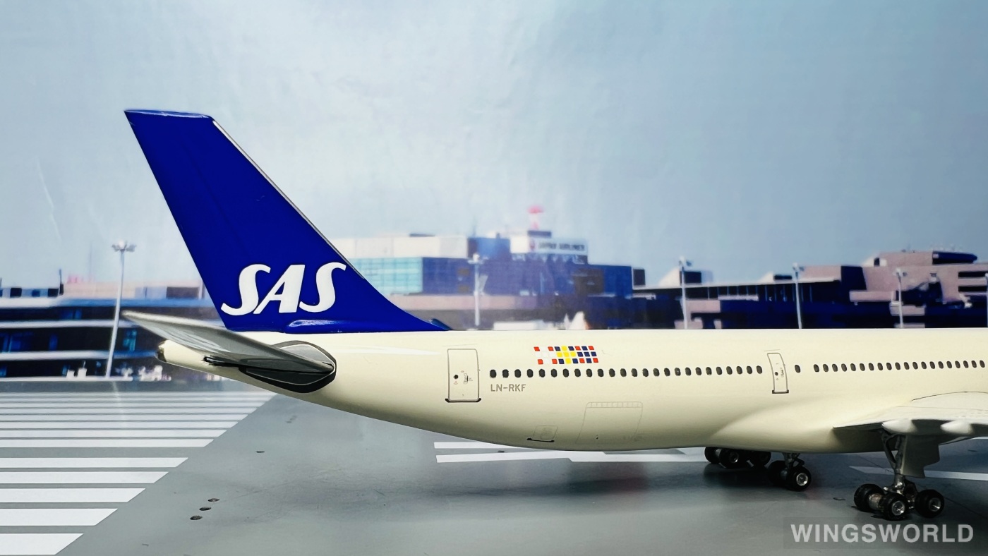 Phoenix 1:400 PH10574 SAS 北欧航空 Airbus A340-300 LN-RKF