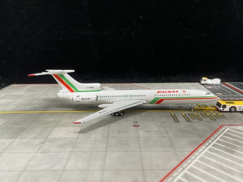 Balkan Bulgarian Airlines 巴尔干保加利亚航空公司 Tupolev Tu-154 LZ-BTM  PH11826 Phoenix 1:400