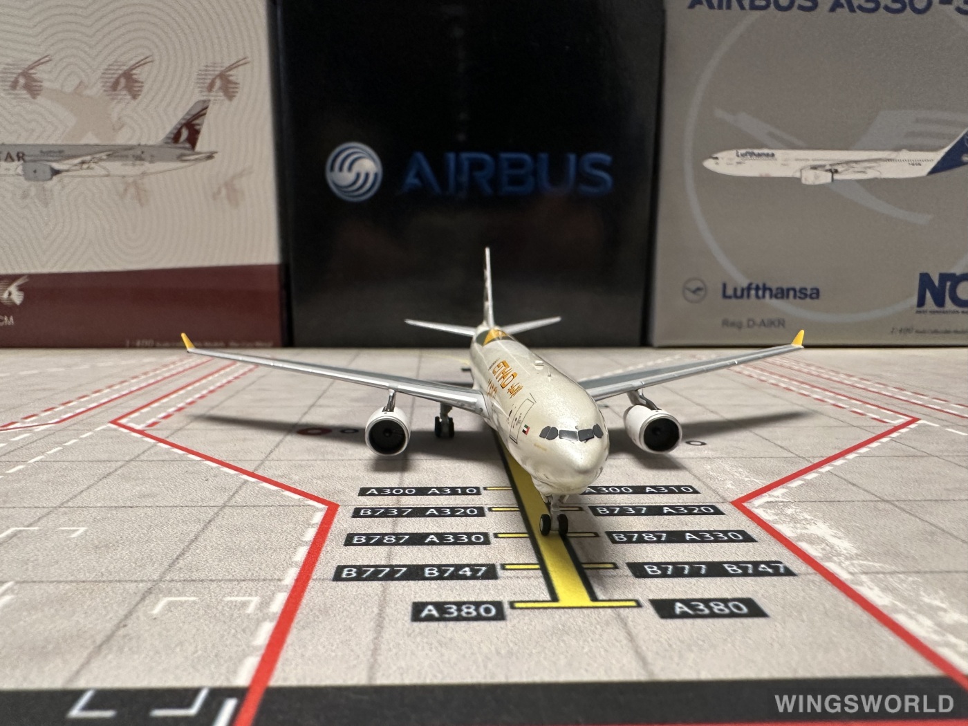 Pandamodel 1:400 PMA6DCE Etihad Airways 阿提哈德航空 Airbus A330-200 A6-DCE