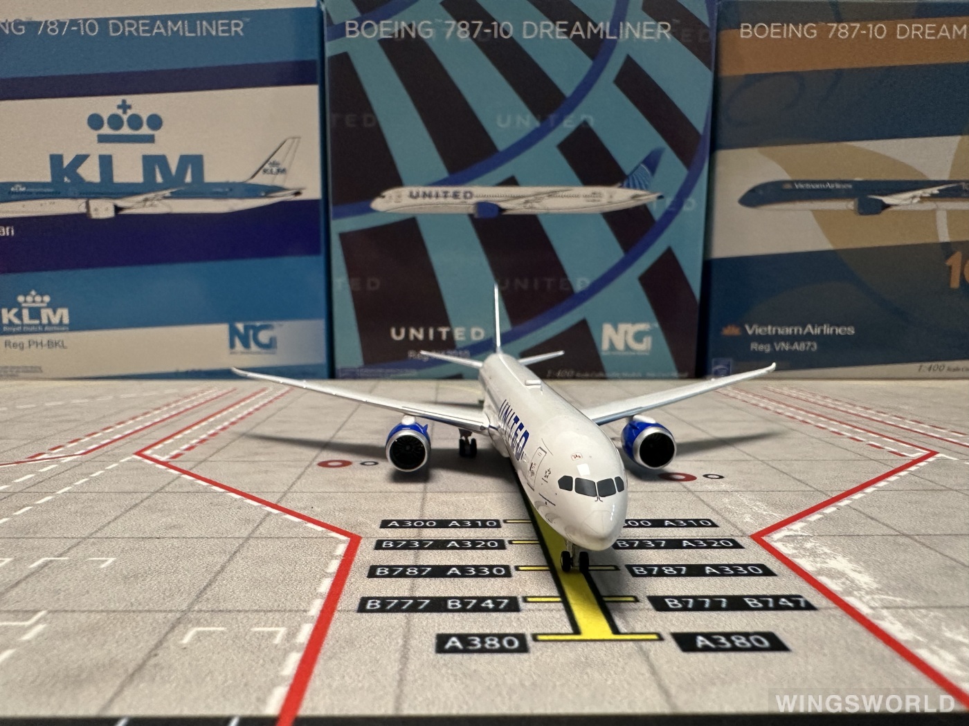 NGmodels 1:400 NG56003 United Airlines 美国联合航空 Boeing 787-10 N12010