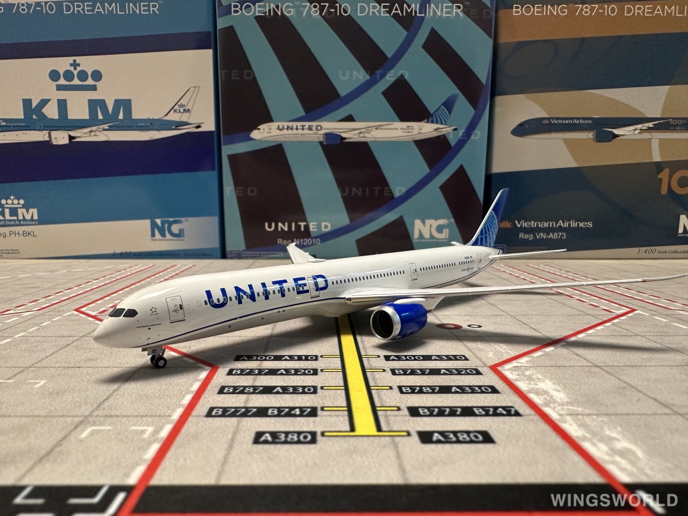 NGmodels 1:400 NG56003 United Airlines 美国联合航空 Boeing 787-10 N12010