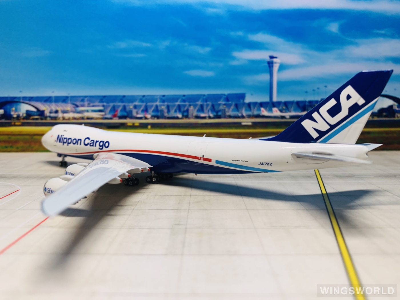 Phoenix 1:400 PH04477 Nippon Cargo Airlines 日本货物航空 Boeing 747-8F JA17KZ