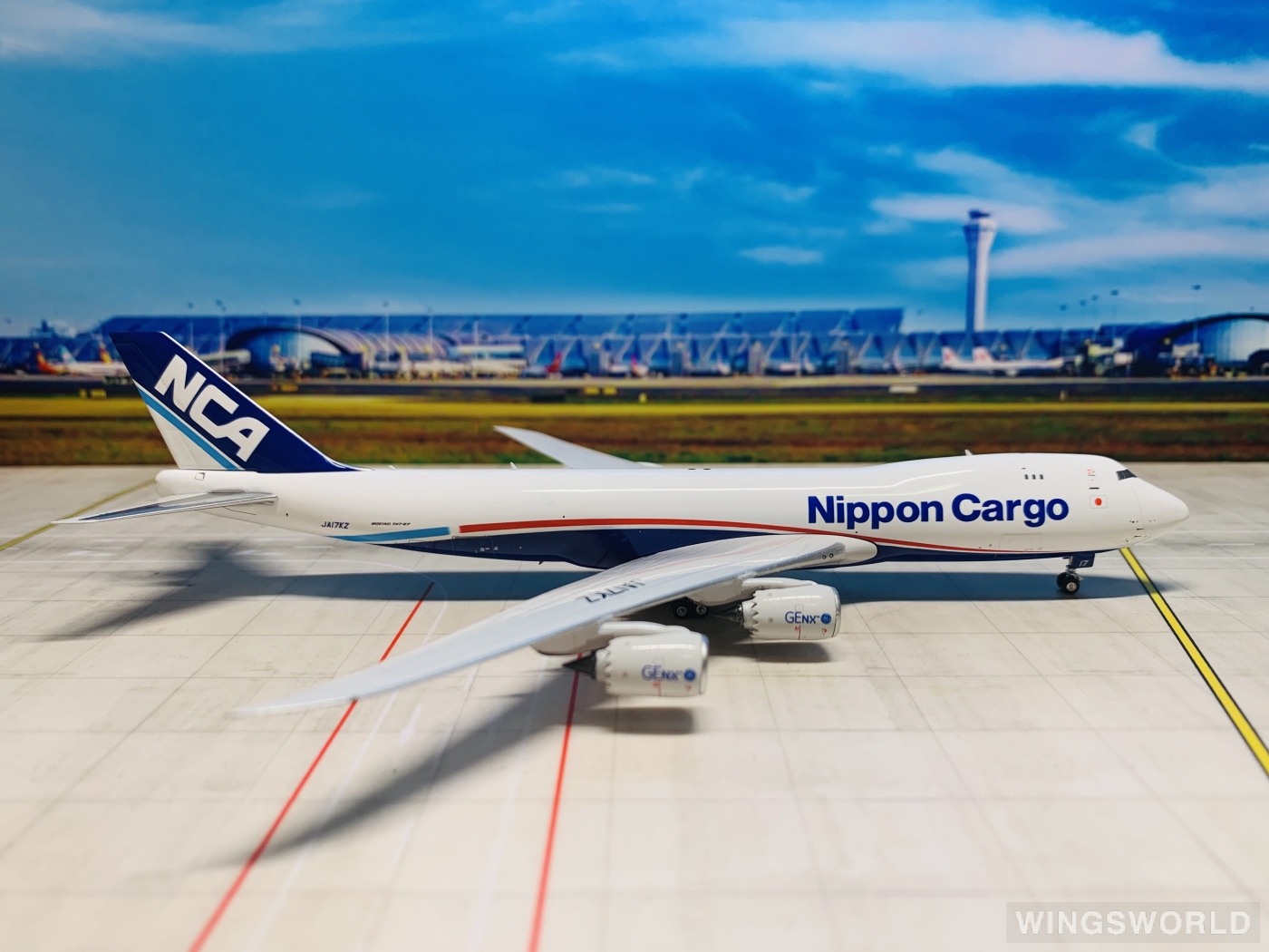 Phoenix 1:400 PH04477 Nippon Cargo Airlines 日本货物航空 Boeing 747-8F JA17KZ