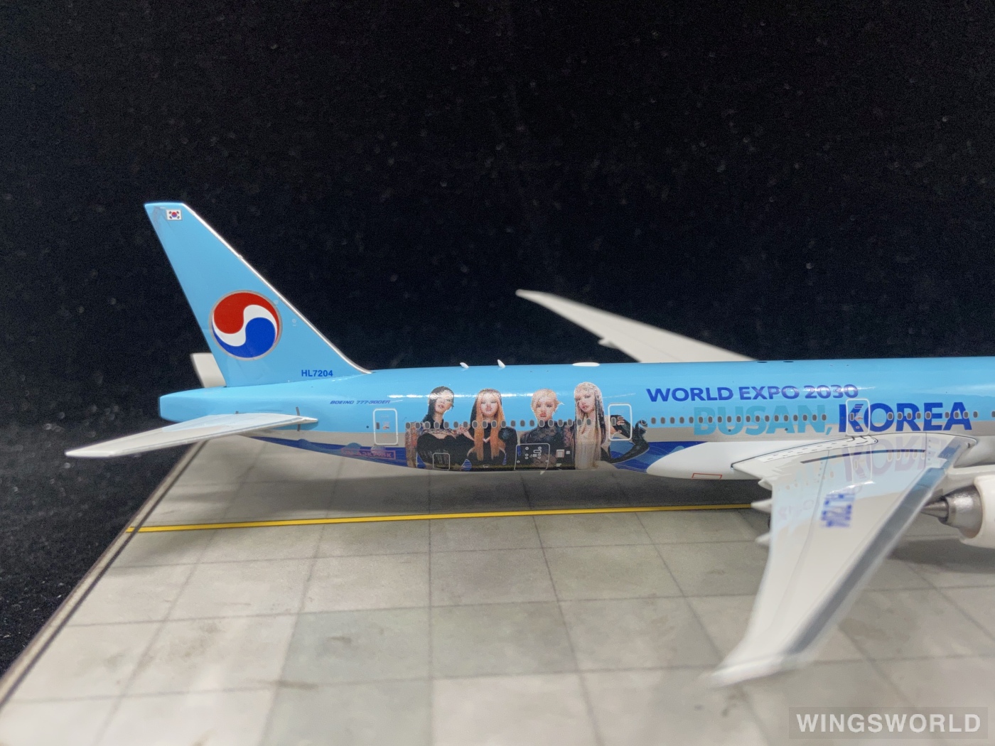 Phoenix 1:400 PH04562 Korean Air 大韩航空 Boeing 777-300ER HL7204