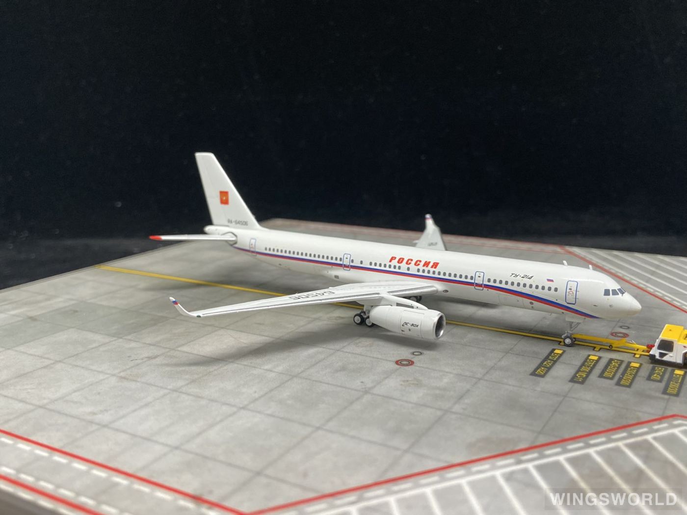 NGmodels 1:400 NG 40016 Rossiya Special Flight Detachment Tupolev TU-214 RA-64506