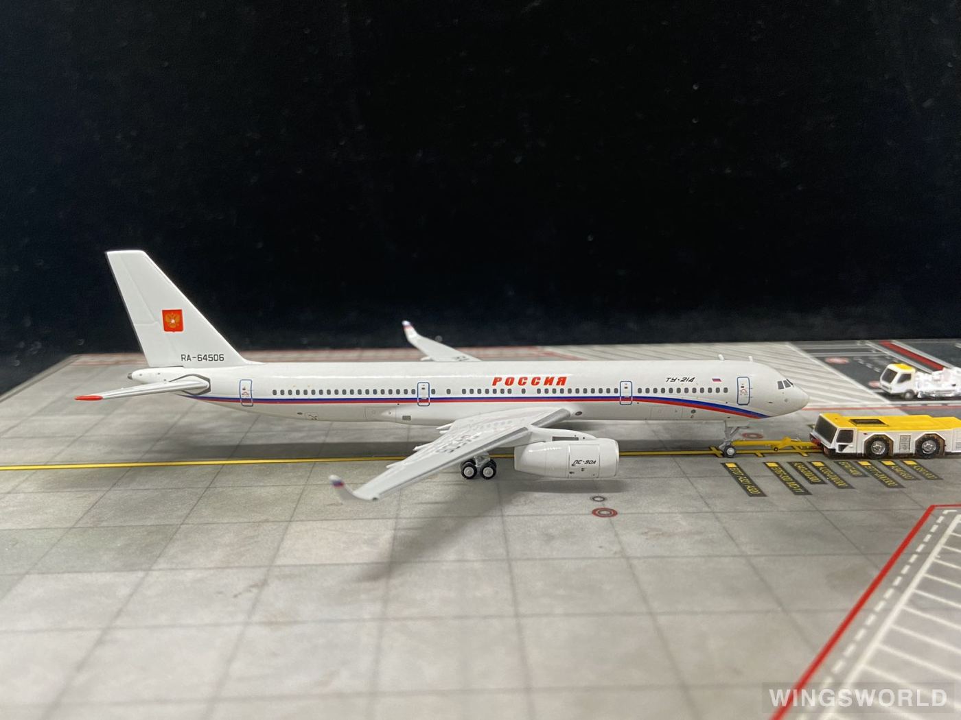 NGmodels 1:400 NG 40016 Rossiya Special Flight Detachment Tupolev TU-214 RA-64506