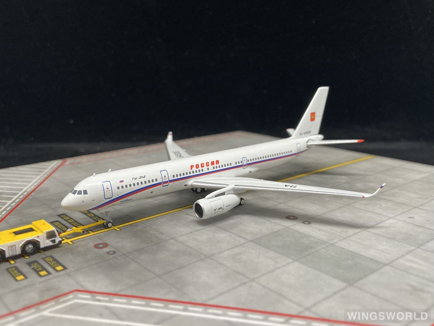 NGmodels 1:400 NG 40016 Rossiya Special Flight Detachment Tupolev TU-214 RA-64506