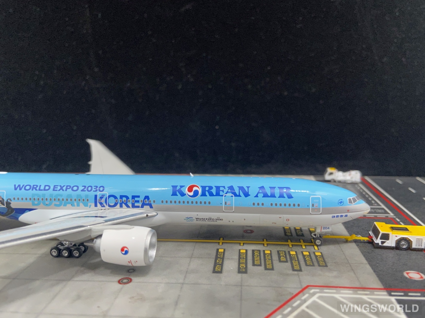 Phoenix 1:400 PH04562 Korean Air 大韩航空 Boeing 777-300ER HL7204