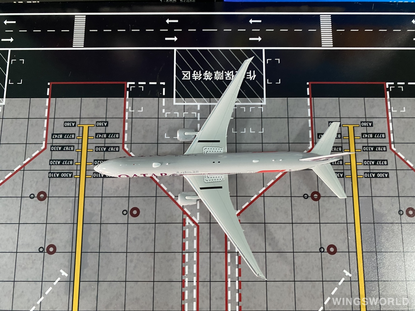 Phoenix 1:400 PH04560 Qatar 卡塔尔航空 Boeing 777-300ER A7-BEL