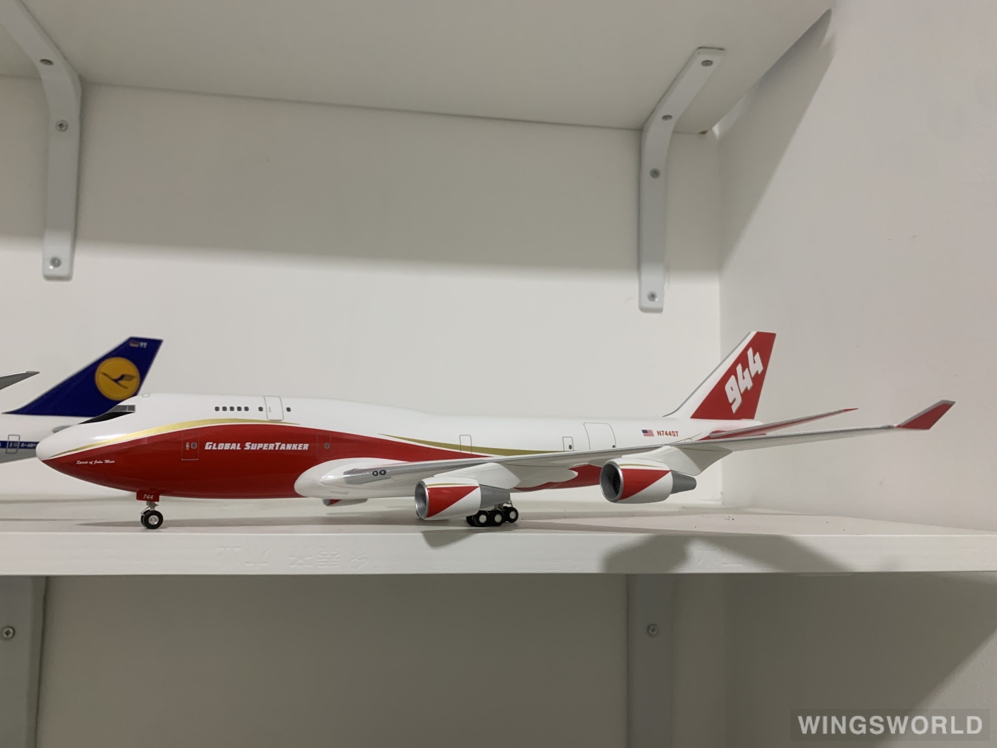 Hogan 1:200 HG11878GR National Airlines Boeing 747-400 N744ST