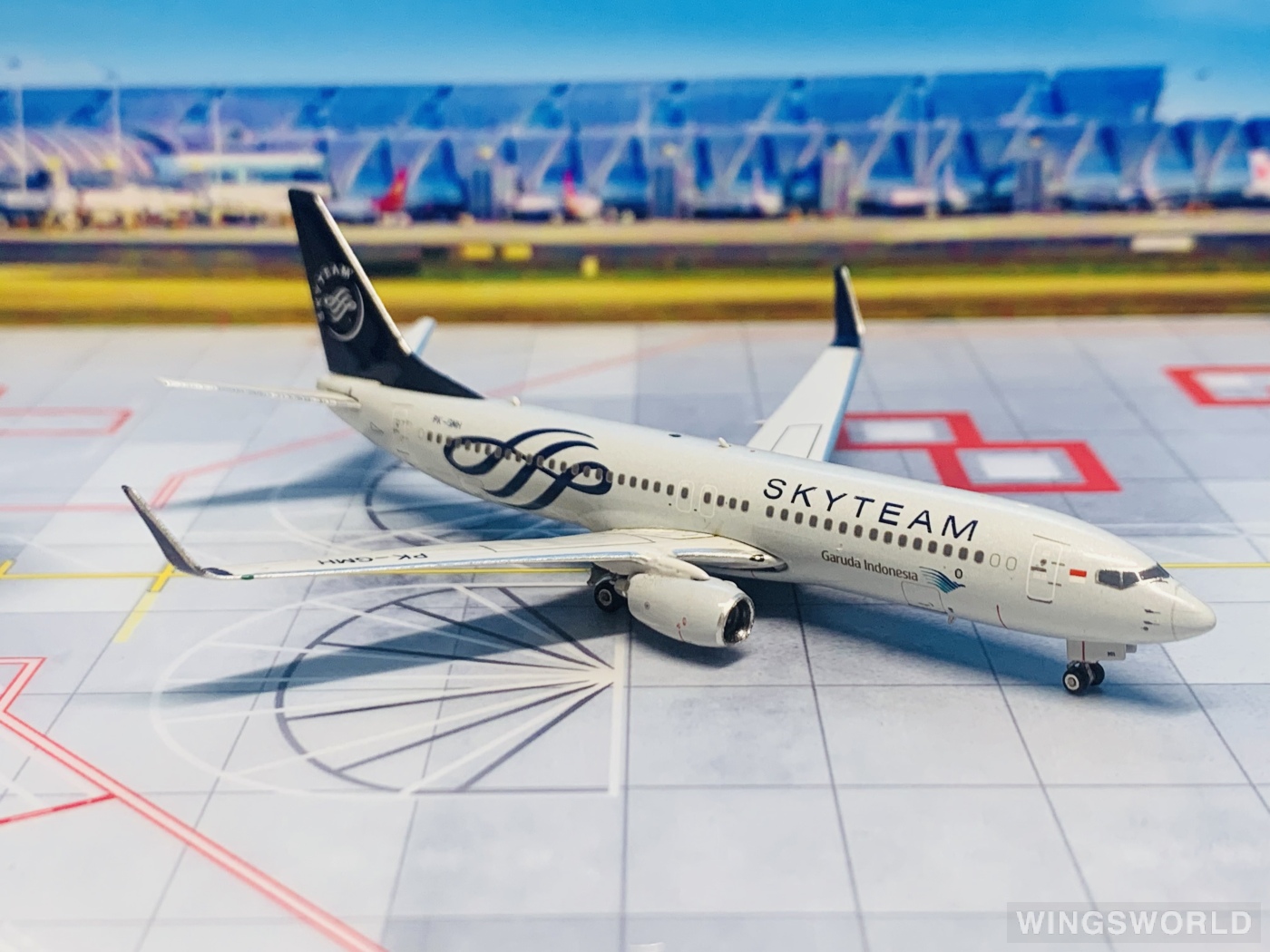 Phoenix 1:400 PH10968 Garuda Indonesia 印度尼西亚鹰航 Boeing 737-800 PK-GMH