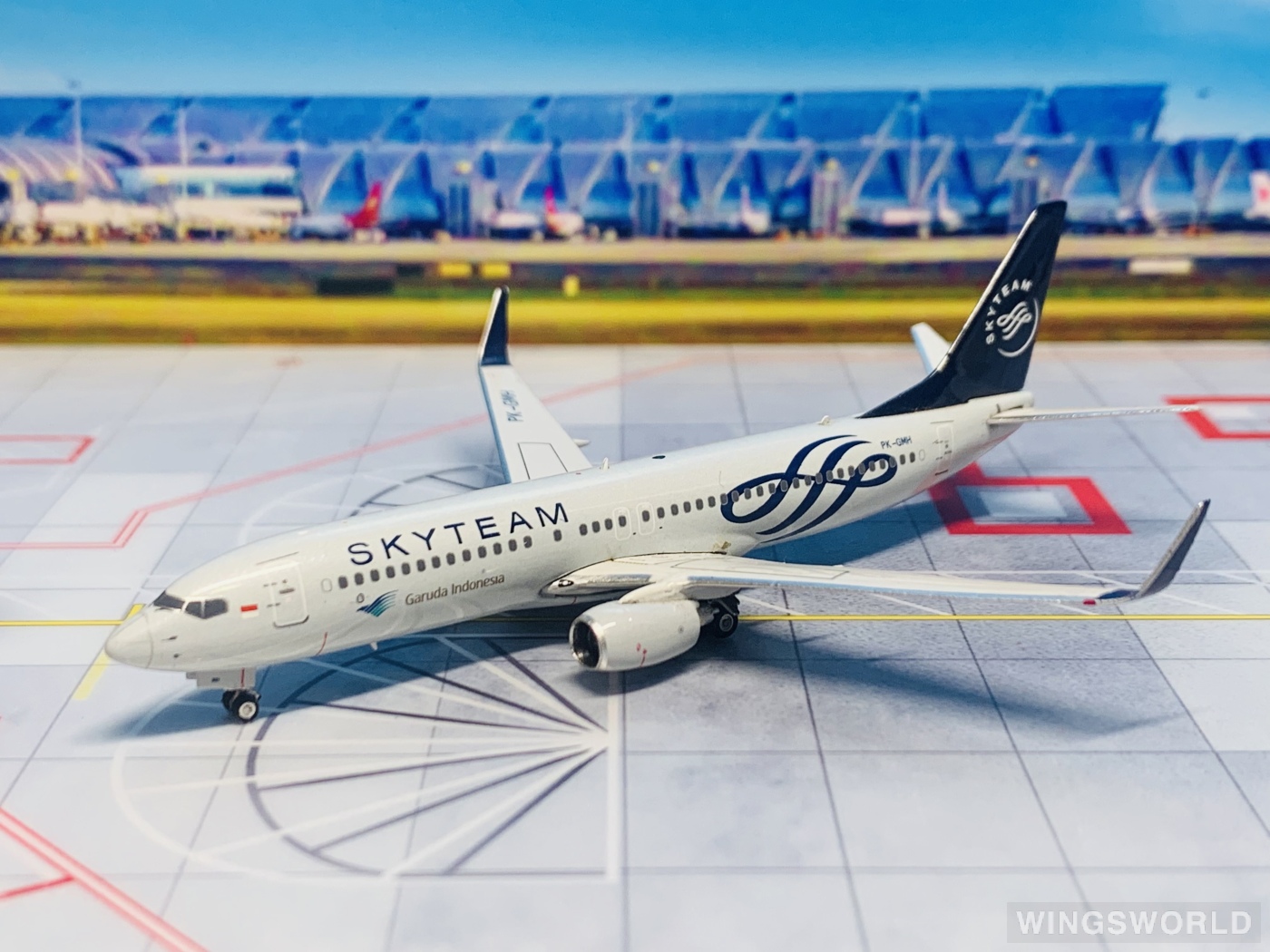 Phoenix 1:400 PH10968 Garuda Indonesia 印度尼西亚鹰航 Boeing 737-800 PK-GMH