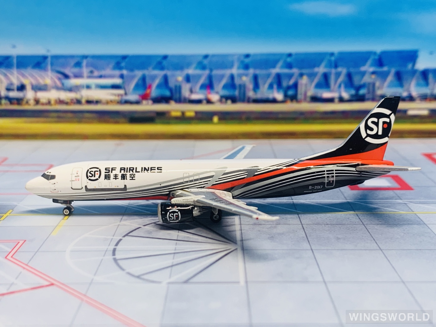 Phoenix 1:400 PH10786 SF Airlines 顺丰航空 Boeing 737-400 B-2017