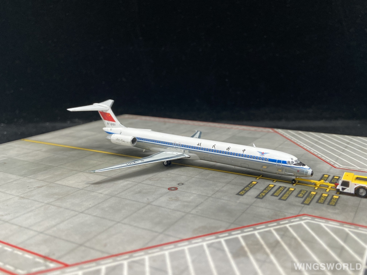 YU MODEL 1:400 YU0016 CAAC 中国民航 McDonnell Douglas MD-82 B-2101