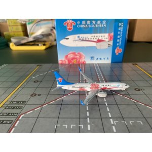 China Southern 中国南方航空 Boeing 737-800 B-1979  XX4892 JC Wings 1:400