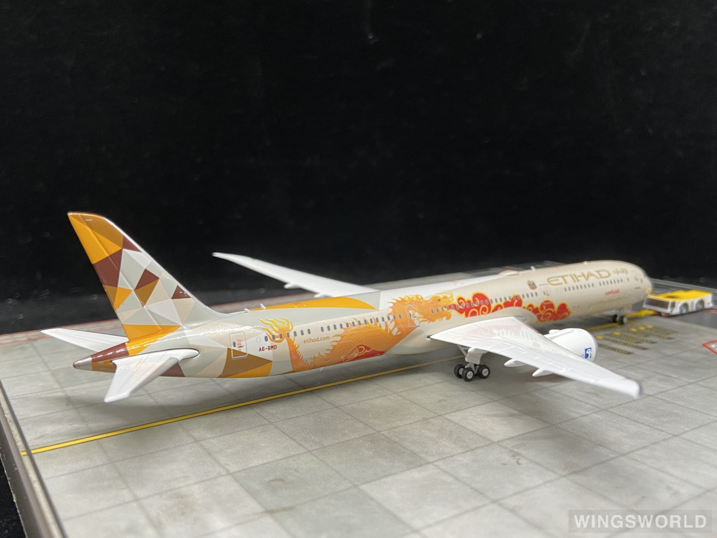 Phoenix 1:400 PH04326 Etihad Airways 阿提哈德航空 Boeing 787-10 A6-BMD