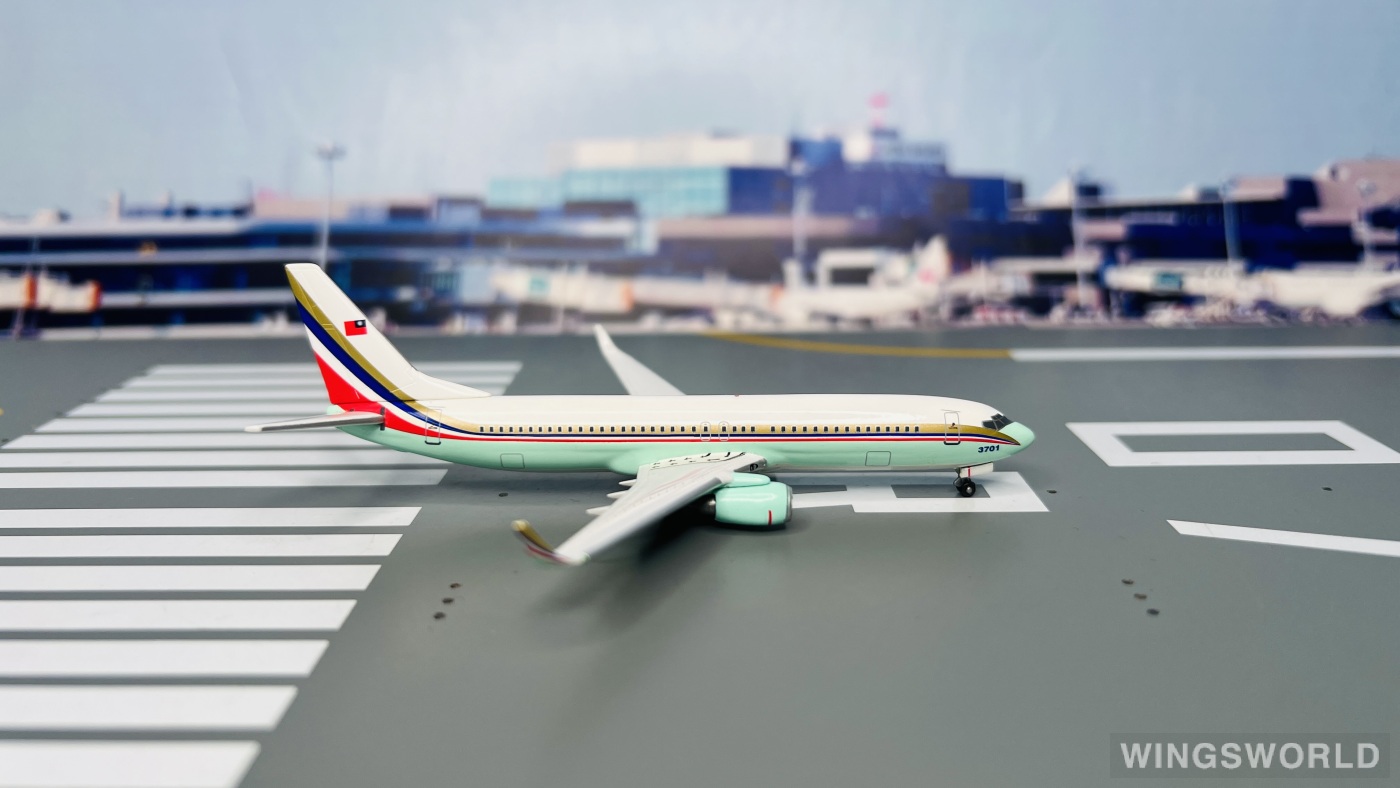 Dragon Models 1:400 593088 ROCAF 中国台湾空军 Boeing 737-800 3701
