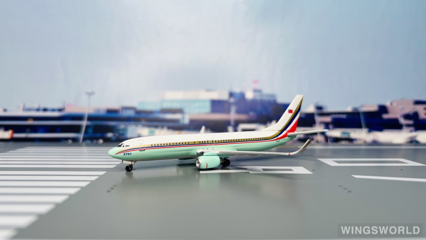 Dragon Models 1:400 593088 ROCAF 中国台湾空军 Boeing 737-800 3701