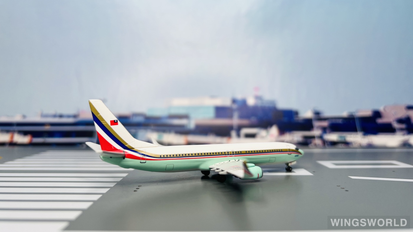Dragon Models 1:400 593088 ROCAF 中国台湾空军 Boeing 737-800 3701