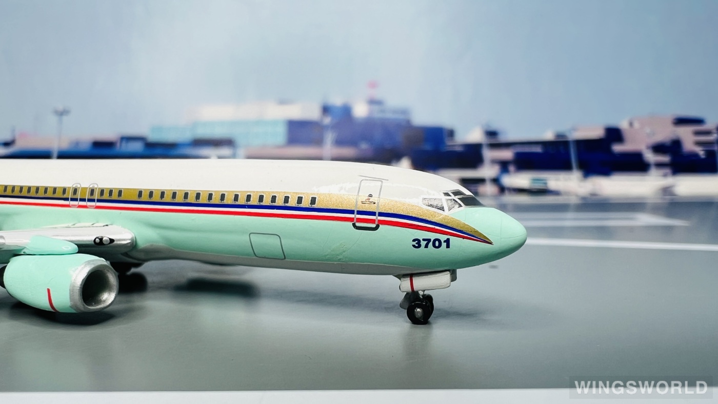 Dragon Models 1:400 593088 ROCAF 中国台湾空军 Boeing 737-800 3701