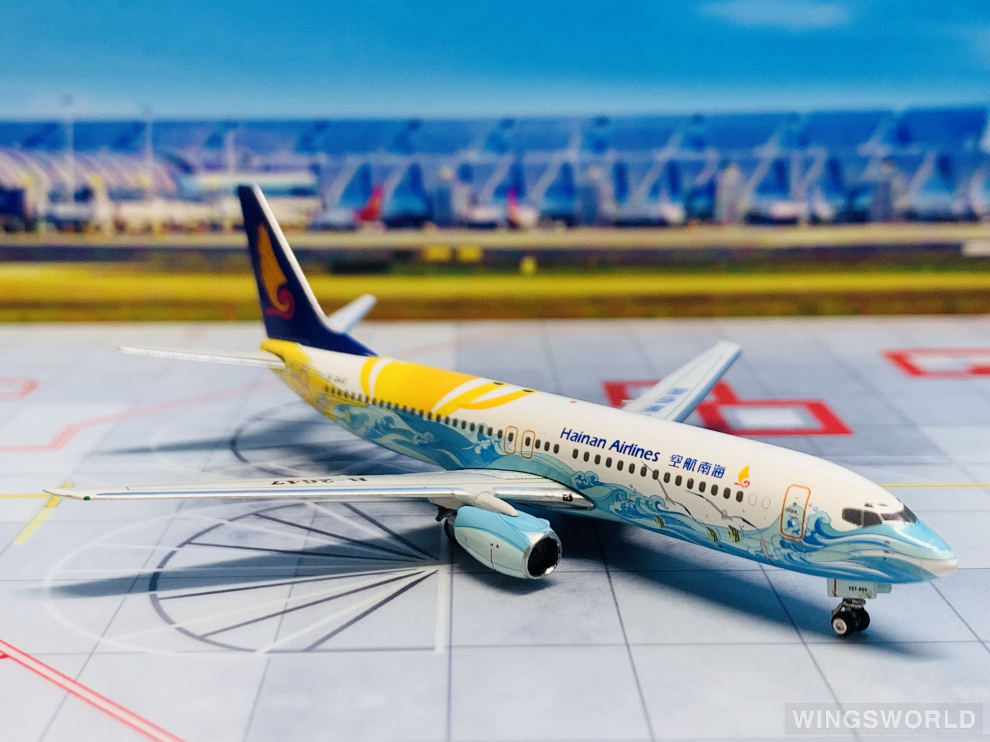 Phoenix 1:400 PH10643 Hainan Airlines 海南航空 Boeing 737-800 B-2647