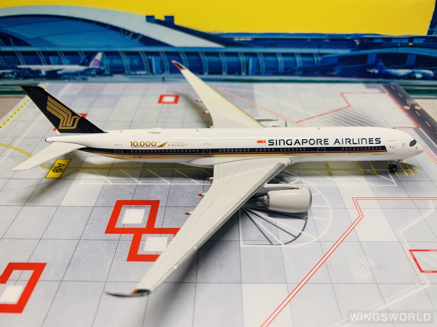 Phoenix 1:400 PH11327 Singapore Airlines 新加坡航空 Airbus A350-900 9V-SMF