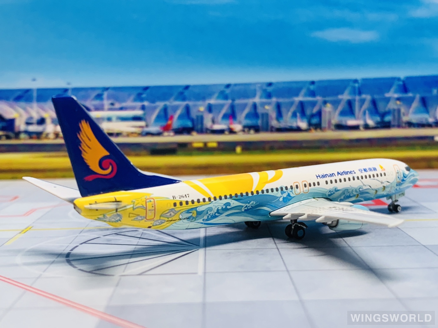 Phoenix 1:400 PH10643 Hainan Airlines 海南航空 Boeing 737-800 B-2647