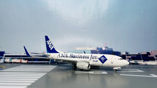 EW2737003 ANA 全日空Boeing 737-700 JA10AN JC Wings 1:200 -飞机模型世界
