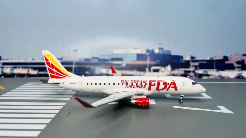 Fuji Dream Airlines 富士梦幻航空 Embraer ERJ-175 JA12FJ  EW2175001 JC Wings 1:200