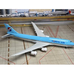 Korean Air 大韩航空 Boeing 747-8i HL7630 1990s colors. In flight version. With rolling gears. PH4HL7630A Phoenix 1:400