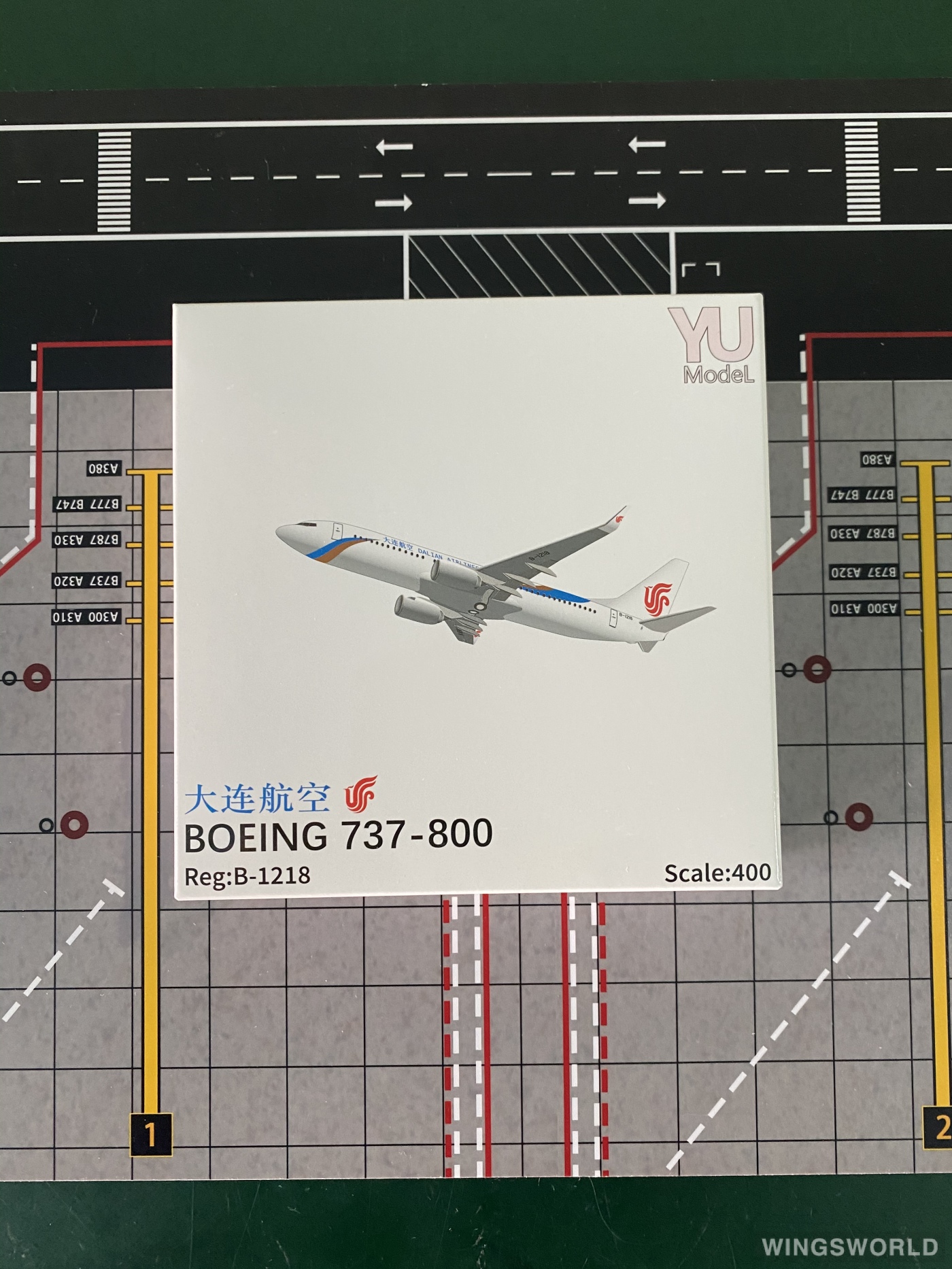 YU MODEL 1:400 YU78001 Dalian Airlines 大连航空 Boeing 737-800 B-1218