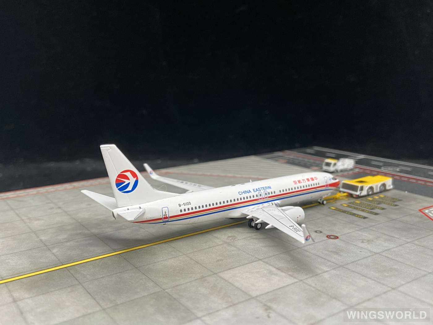 YU MODEL 1:400 YU78002 China Eastern 中国东方航空 Boeing 737-800 B-5100