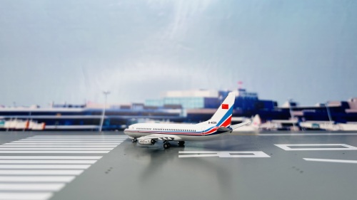 PLAAF 中国空军 Boeing 737-700 B-4025  NG77039 NGmodels 1:400