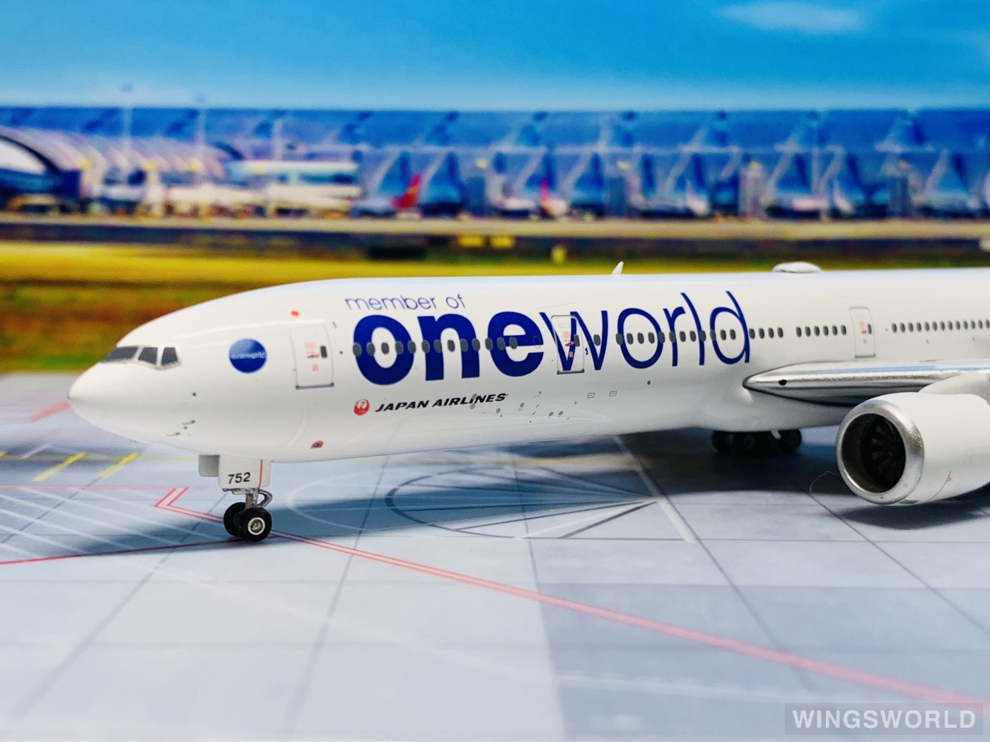 Phoenix 1:400 PH04449 Japan Airlines 日本航空 Boeing 777-300 JA752J