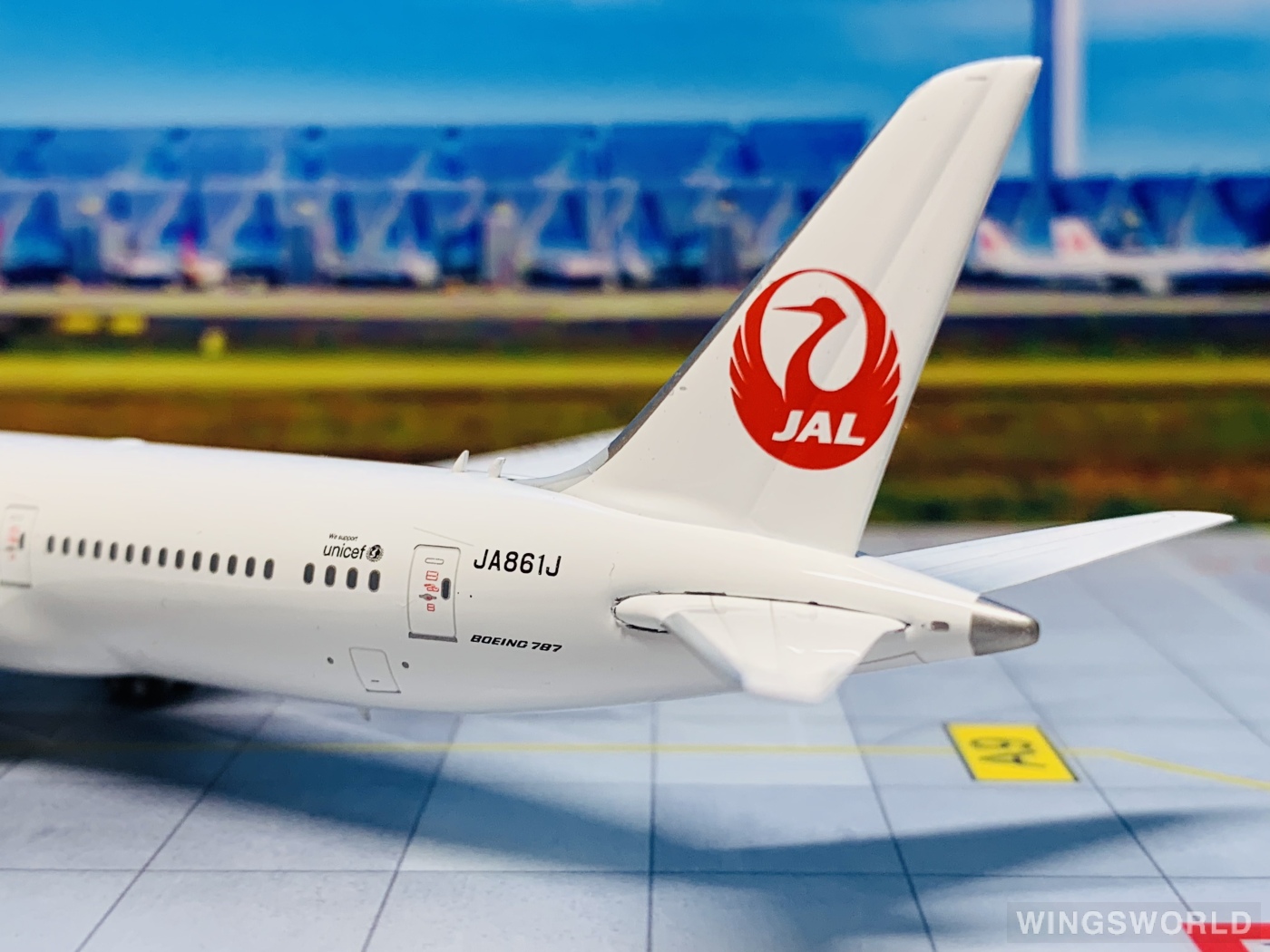 Phoenix 1:400 PH04458 Japan Airlines 日本航空 Boeing 787-9 JA861J