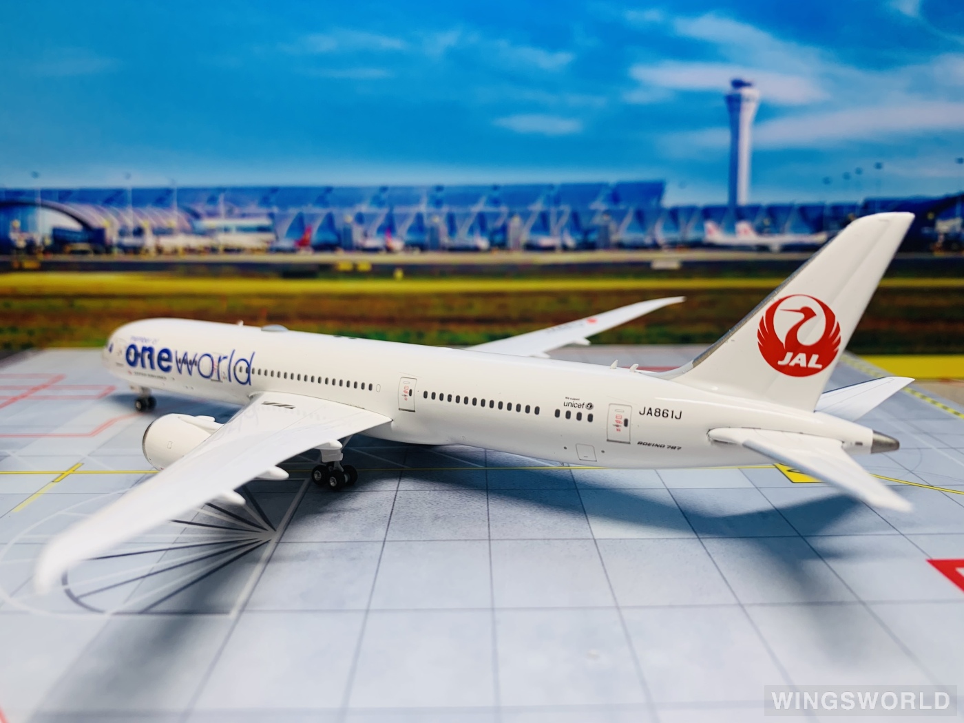 Phoenix 1:400 PH04458 Japan Airlines 日本航空 Boeing 787-9 JA861J