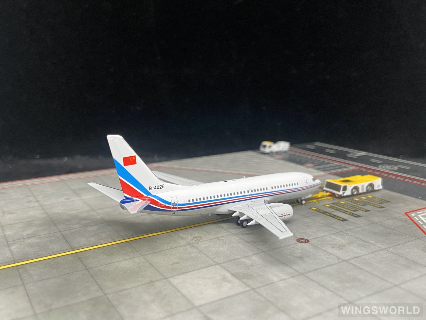 NGmodels 1:400 NG77039 PLAAF 中国空军 Boeing 737-700 B-4025