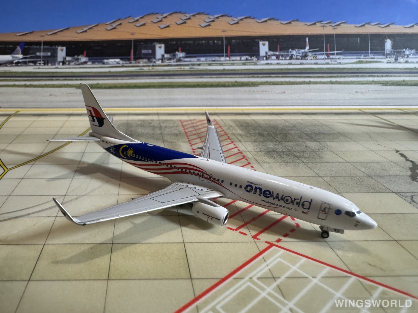 NGmodels 1:400 NG58112 Malaysia Airlines 马来西亚航空 Boeing 737-800 9M-MXC