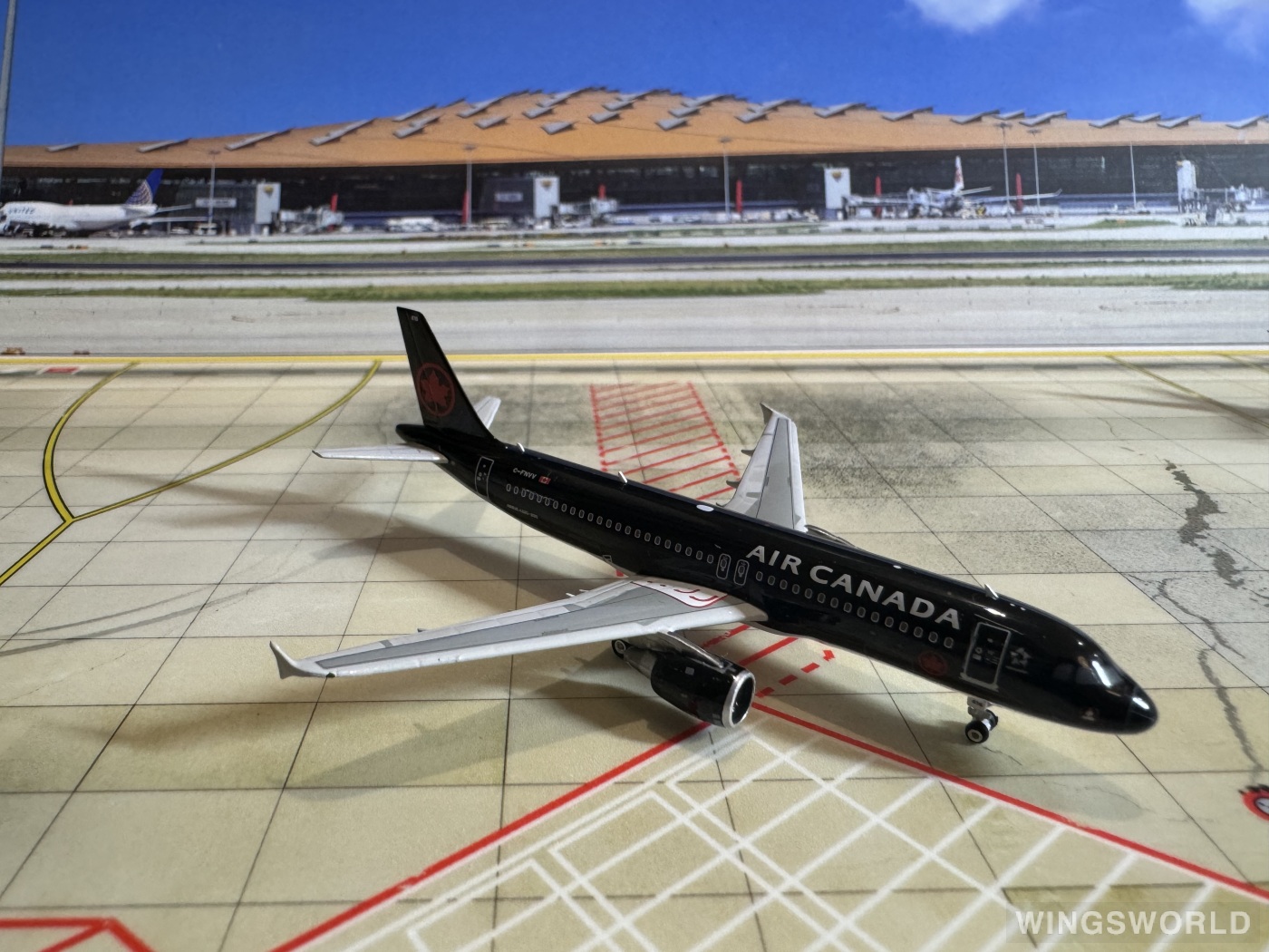 Phoenix 1:400 PH04564 Air Canada 加拿大航空 Airbus A320 C-FNVV