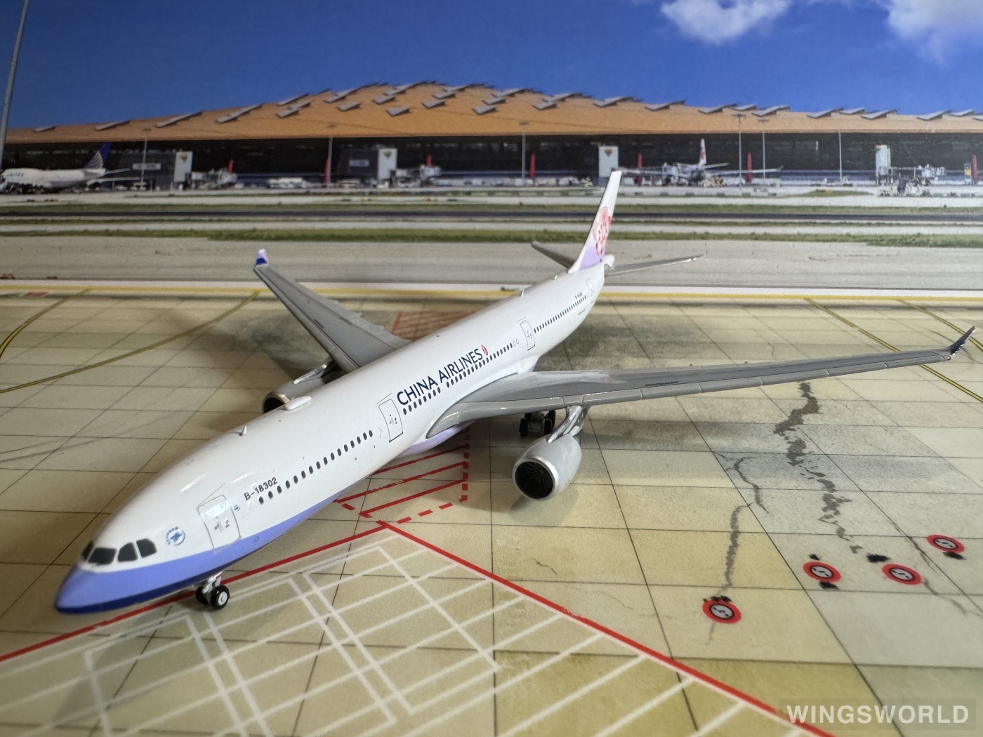 JC Wings 1:400 XX4193 China Airlines 中华航空 Airbus A330-300 B-18302