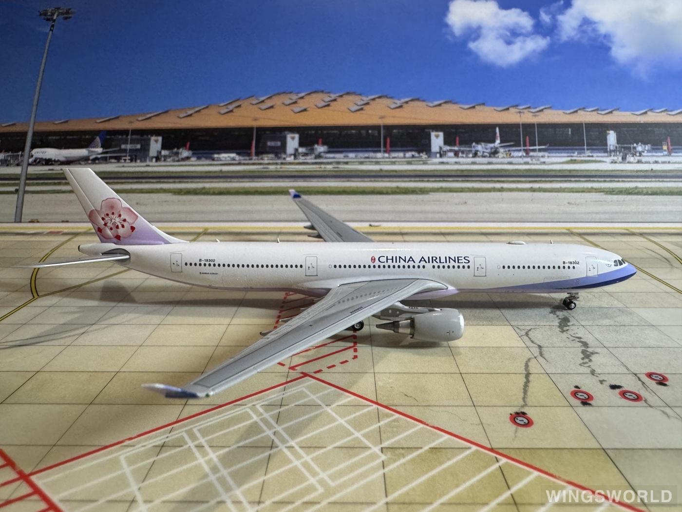 JC Wings 1:400 XX4193 China Airlines 中华航空 Airbus A330-300 B-18302