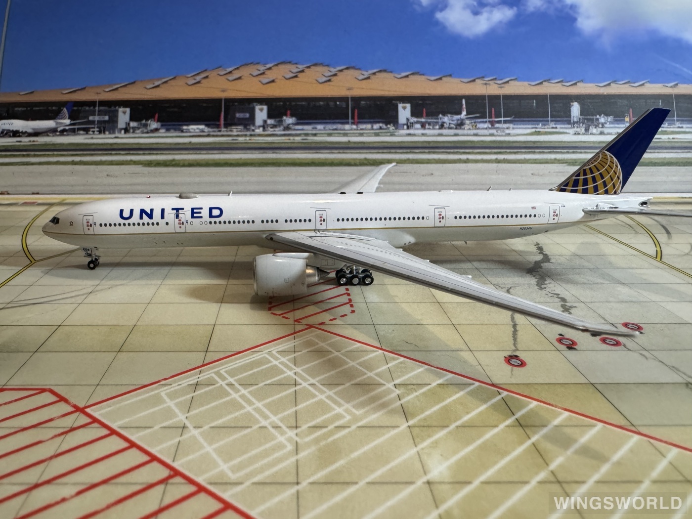 Aviation400 1:400 AV4179 United Airlines 美国联合航空 Boeing 777-300ER N2534U