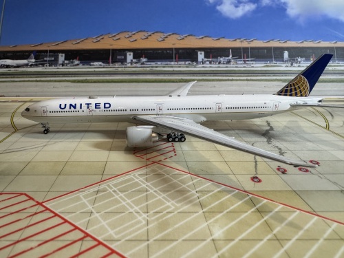 United Airlines 美国联合航空 Boeing 777-300ER N2534U  AV4179 Aviation400 1:400