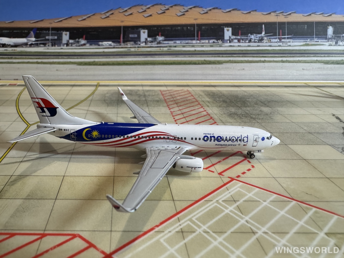 NGmodels 1:400 NG58112 Malaysia Airlines 马来西亚航空 Boeing 737-800 9M-MXC