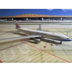 China Airlines 中华航空 Airbus A330-300 B-18302  XX4193 JC Wings 1:400