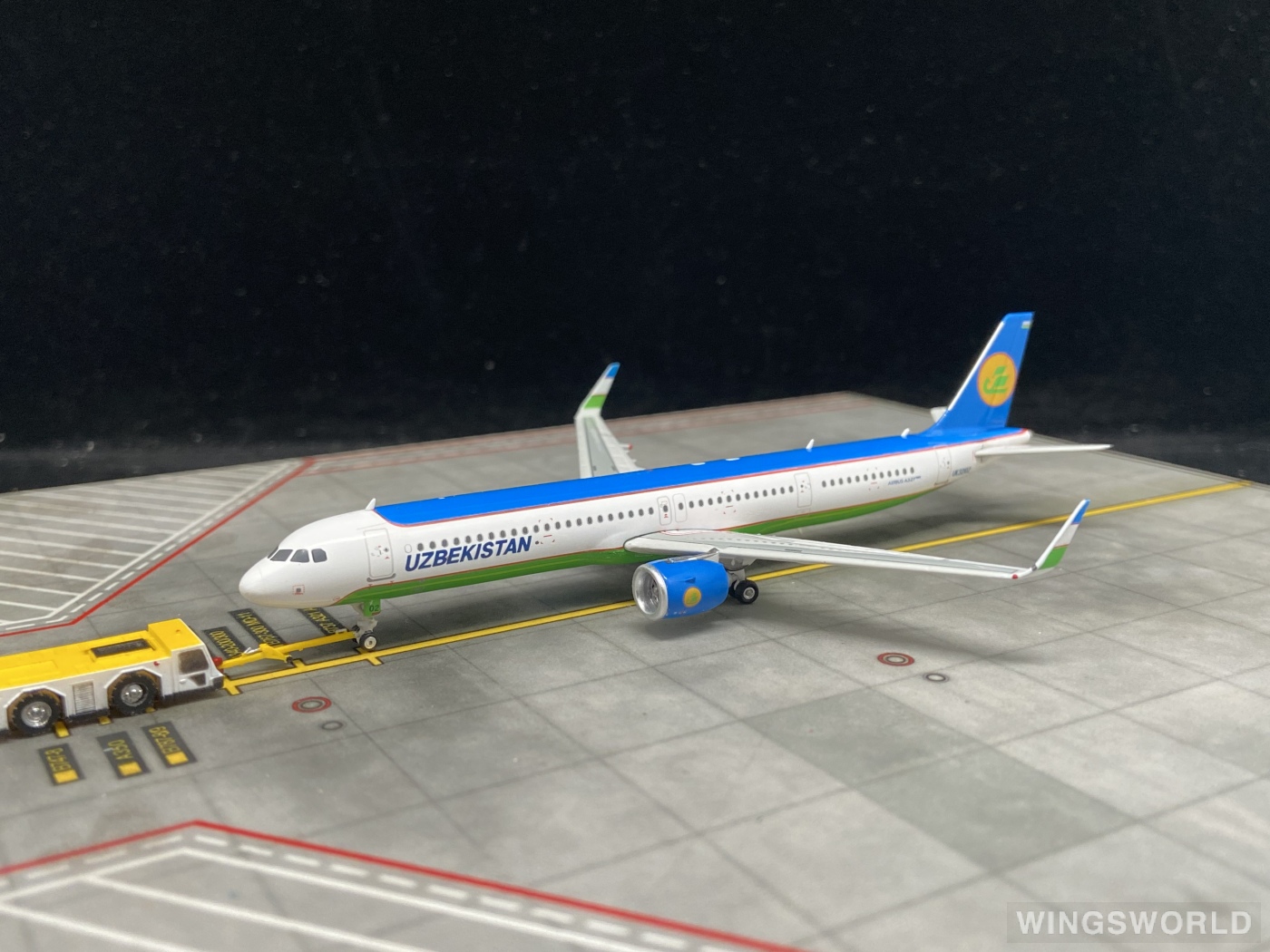 Phoenix 1:400 PH11838 Uzbekistan Airways 乌兹别克斯坦航空 Airbus A321 UK32102