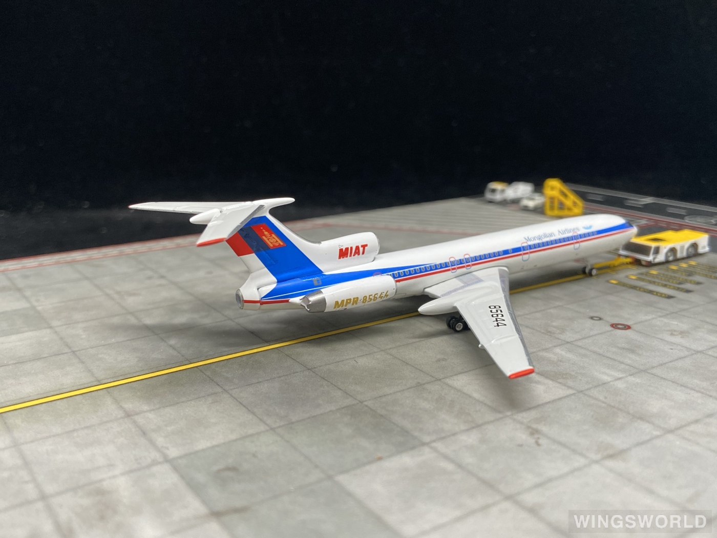 Phoenix 1:400 PH11833 MIAT Mongolian Airlines 蒙古航空 Tupolev Tu-154 PR-85644