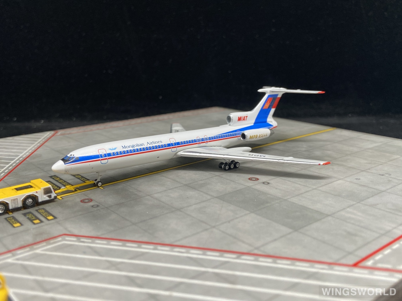 Phoenix 1:400 PH11833 MIAT Mongolian Airlines 蒙古航空 Tupolev Tu-154 PR-85644